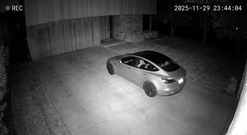 Černobílý noční obraz v IR režimu